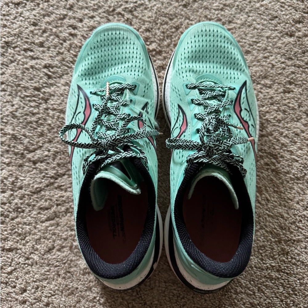 Women’s Saucony endorphin speed 3